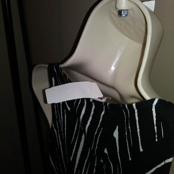 Merona Black‎ & White Romper NWT - Picture 6 of 6